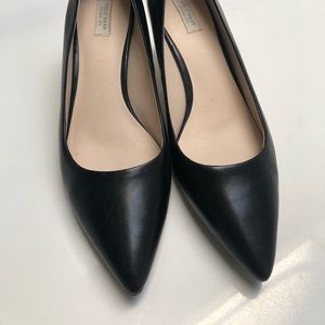 Black leather Cole Haan heels sz 7